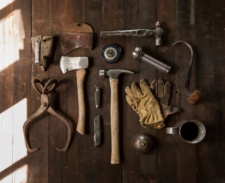 construction-work-carpenter-tools-large.jpg